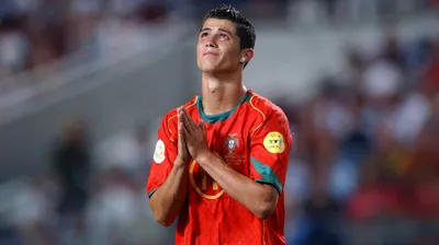 Криштиану Роналду расплакался после проигрыша Португалии Марокко в  четвертьфинале ЧМ - Газета.Ru | Новости