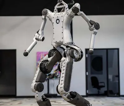 В Алматы открылась уникальная выставка роботов и новых технологий