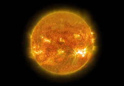 NASA сфотографировало «улыбающееся» Солнце