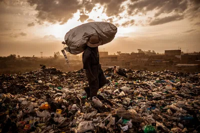 Нелегальный пластик: как Европа заваливает Мьянму отходами — расследование  | Пикабу