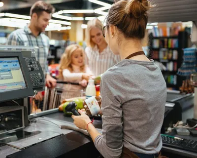 Изнанка профессии: 10 моментов, которые бесят продавца гипермаркета - Люди  - РИАМО в Подольске