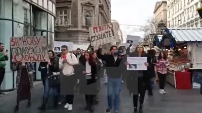 В Тбилиси проходит акция протеста против закона об «иноагентах». Полиция  разгоняет демонстрантов слезоточивым газом и водометом