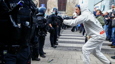 Британская полиция получила больше полномочий против экоактивистов |  Euronews