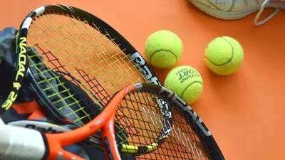 Теннисная ракетка — Википедия