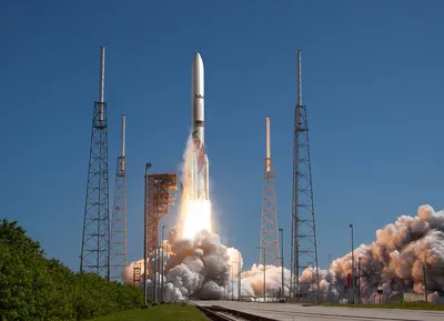 Ракета Falcon 9 запустила обсерваторию «Евклид» в космос. Она будет изучать  далекие галактики