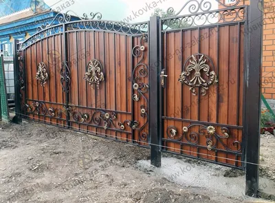 Въездные распашные ворота c калиткой Doorhan 2200x4000 – купить в Москве по  низким ценам от компании “Ворота77”