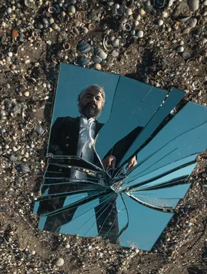 Почему нельзя смотреть в разбитое зеркало – разбитое зеркало примета -  Главред