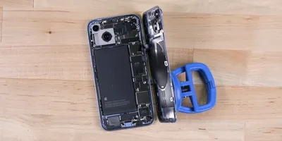 Самые ремонтопригодные iPhone за 6 лет: разбор новых iPhone 14 приятно  удивил экспертов - Лайфхакер