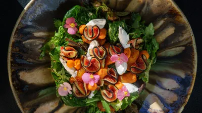 Рецепты салатов на Новый год-2024: что приготовить на праздничный стол.  Читайте на UKR.NET