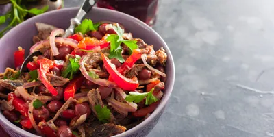 Рецепты салатов без майонеза - готовим из свеклы, курицы и кальмаров -  Новости Вкусно