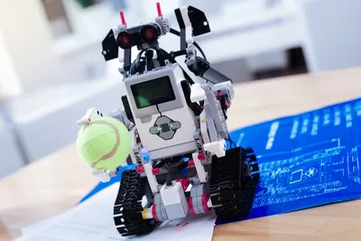 Робототехника: чем полезна для детей. Какие профессии связаны с  робототехникой?| НЦРДО