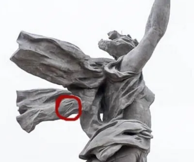 Символ Z нашли на легендарной \"Родине-матери\" в Волгограде