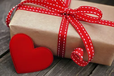 Что подарить на день рождения любимой девушке — идеи романтических подарков  для своей женщины на ДР