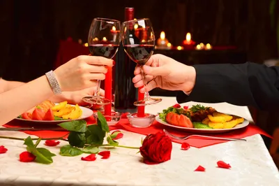 Идеи для романтического вечера: что выбрать для двоих в СПА центре