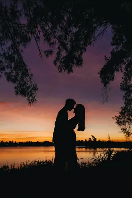Картинка 900x600 | Романтическое фото влюбленной пары на берегу моря. |  Девушки, Любовь, фото #картинки#фото#девушк… | Цитаты о поцелуях,  Романтические фото, Романы