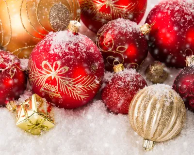 Скачать обои снег, рождество, новый год, рождественские обои, шары  разрешение 1680x1050 #14998