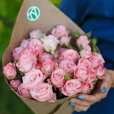 Букет из 101 розовой розы 80 см за 30540 ₽ с доставкой по Москве