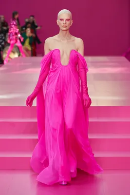 Розовый цвет в 2023 году: модные сочетания и трендовые оттенки