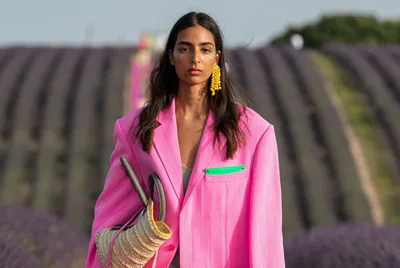 Розовый цвет – тренд лета 2020: учимся носить его оттенки на примере модных  блогеров | World Fashion Channel
