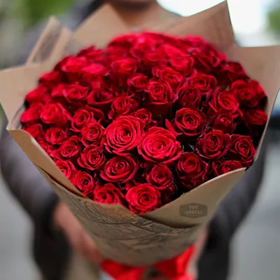 Заказать свежий букет из 25 красных роз в Минске