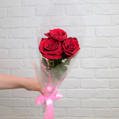 Белые и красные розы в коробке (M) 43-47 роз - купить в интернет-магазине  Rosa Grand
