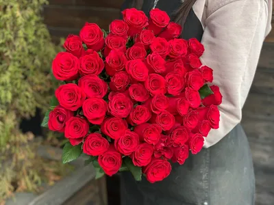 Букет английских красных пионовидных роз по цене 5990 руб - купить в Москве  с доставкой