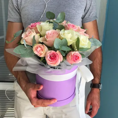 Авторский букет в шляпной коробке Розовый - заказать доставку цветов в  Москве от Leto Flowers