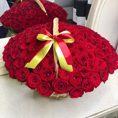 Купить букет из 51 розовой розы в шляпной коробке с доставкой по городу  Днепр | Royal-Flowers.dp.ua