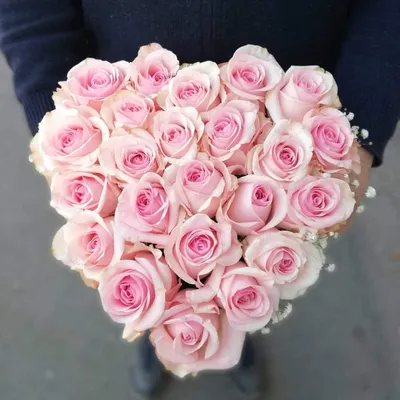 Композиция Белые розы в шляпной коробке» с розами - купить в Мурманске за 6  060 руб
