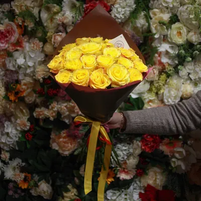 53 желтые розы (50 см) – купить оптом и в розницу в Москве и Московской  области – Городская База Цветов