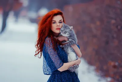Российская зима, девушка с рыжими …» — создано в Шедевруме