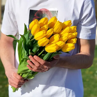 Купить Букет на 8 марта \"Желтые тюльпаны\" в Москве по 5700 ₽ арт – 11294