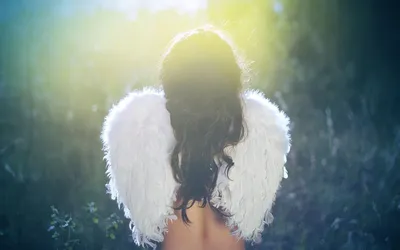 Девушки, ангелы в платьях с …» — создано в Шедевруме