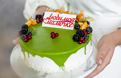 BUONO - День рождения, свадьба или признание в любви - наши кондитеры  создают потрясающе вкусные торты на заказ для вашего праздника. Один из них  на этой фотографии. Маленькая сладкоежка - именинница осталась