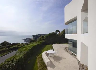 Красивый дом на берегу моря - 75 фото