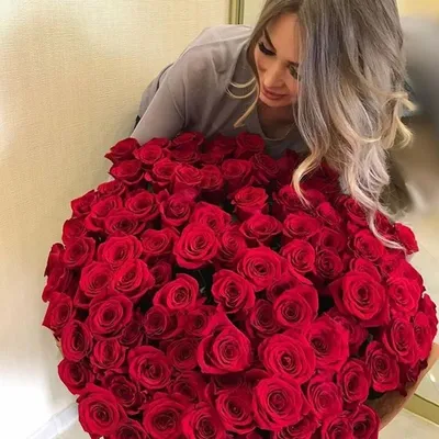 Почему женщине нужно дарить цветы?