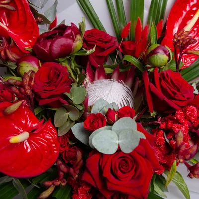 Сумочка с цветами – купить в Находке по цене 1830 руб в цветочной компании  Цветкофф