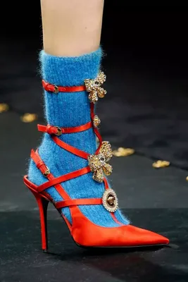История красных туфель: фото | Vogue UA