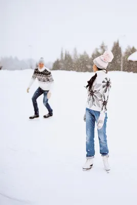 Счастливого зимнего отпуска Стоковое Фото - изображение насчитывающей  браслетов, горы: 166006076