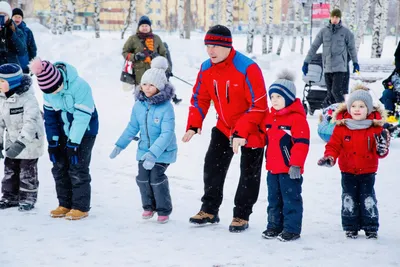 Веселая пухлая старушка солнечным …» — создано в Шедевруме