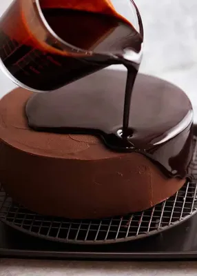 Шоколадная глазурь для праздничных тортов: виды глазури и вкусы