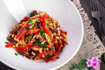 Рецепт салата с хурмой в домашних условиях: пошаговый способ приготовления  с фото, ингредиенты, количество порций и стоимость