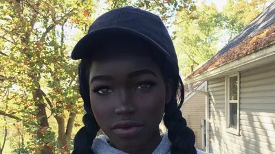 Самая черная модель в мире\": 19-летняя девушка покорила мир уникальным  цветом кожи - ФОТО