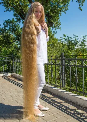 Волосы как у Рапунцель - как выглядит девочка с самой длинной косой в  Украине, фото и видео | Сегодня