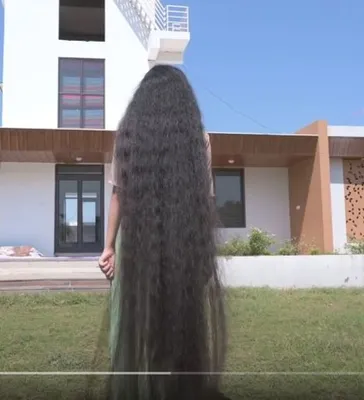 Девушка отрастила самые длинные в мире волосы – все из-за неудачной стрижки  - 07.11.2020, Sputnik Беларусь
