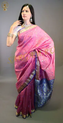 Индийское сари женщины стоковое фото. изображение насчитывающей модель -  32451874