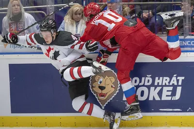 Делегация мужской сборной России по хоккею не захотела лететь одним рейсом  с другими олимпийцами из-за опасности подхватить вирус. Спорт-Экспресс