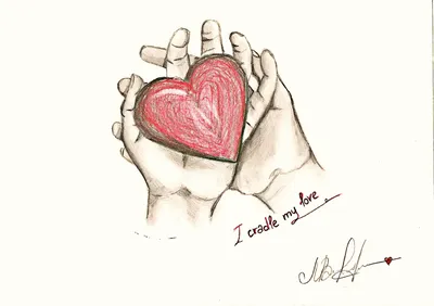 Красное сердце в руках семьи на ярком фоне стоковое фото ©belchonock  64798627