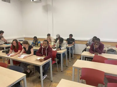 Сессия у студентов» — создано в Шедевруме