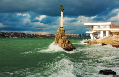File:Севастополь. Памятник затопленным кораблям.jpg - Wikimedia Commons